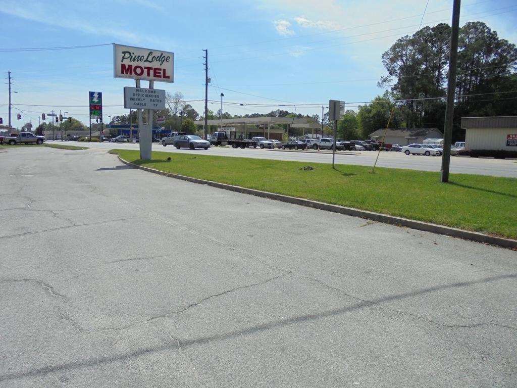 Pinelodge Motel Baxley Exteriér fotografie